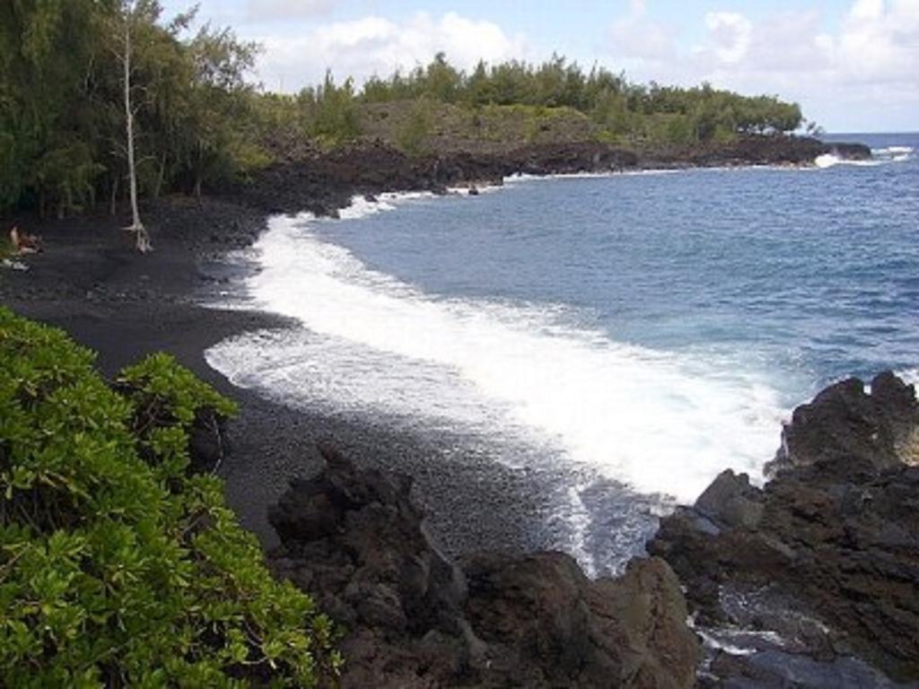 W/ Ac Near And Lava Fields Kehena